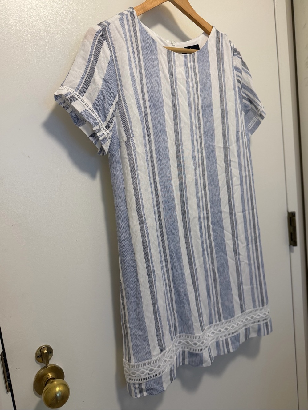 LULU's  Short Sleeve Mini Dress size M medium EUC blue and white coquette girl - Picture 5 of 13
